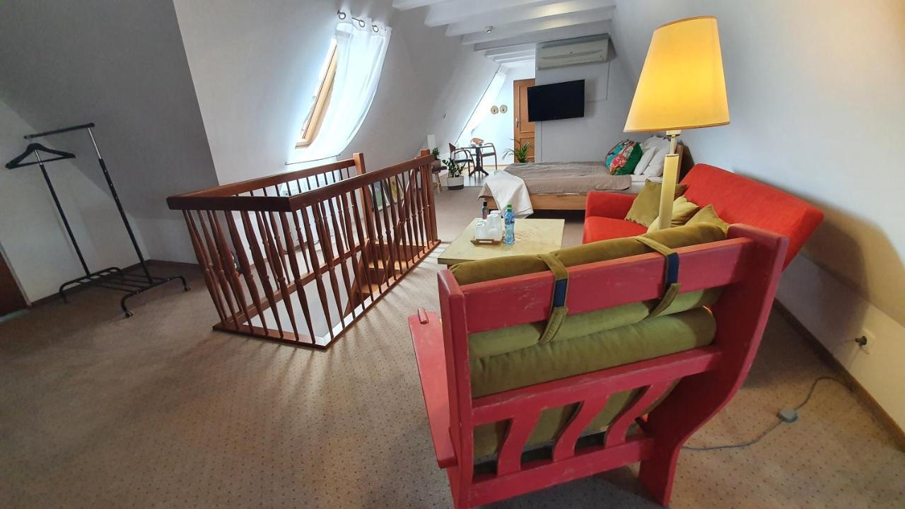 Hotel Siesta Свебодзін Екстер'єр фото
