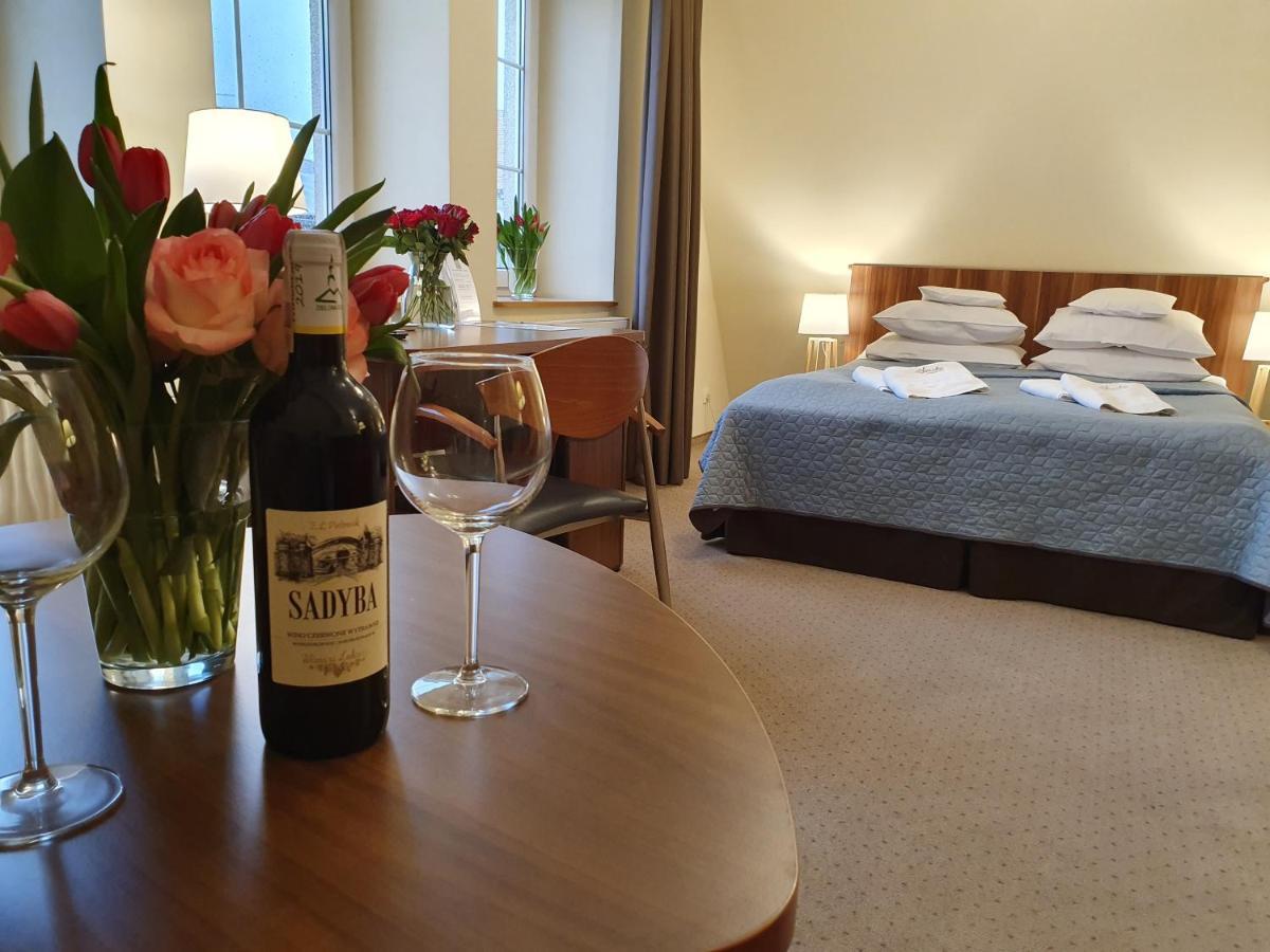 Hotel Siesta Свебодзін Екстер'єр фото